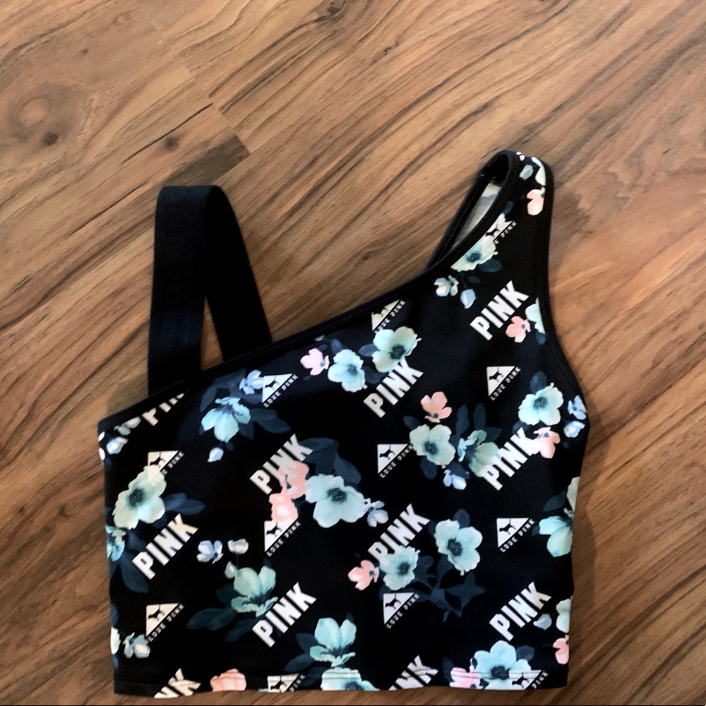 Victoria’s Secret ultimate unlined sports bra